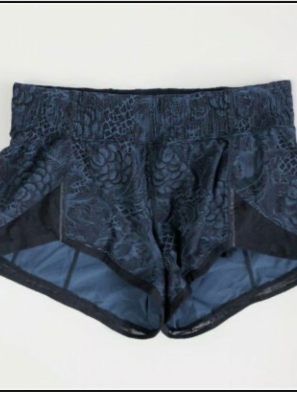 Rare!! Lululemon Miles Ahead Shorts 2.5”
